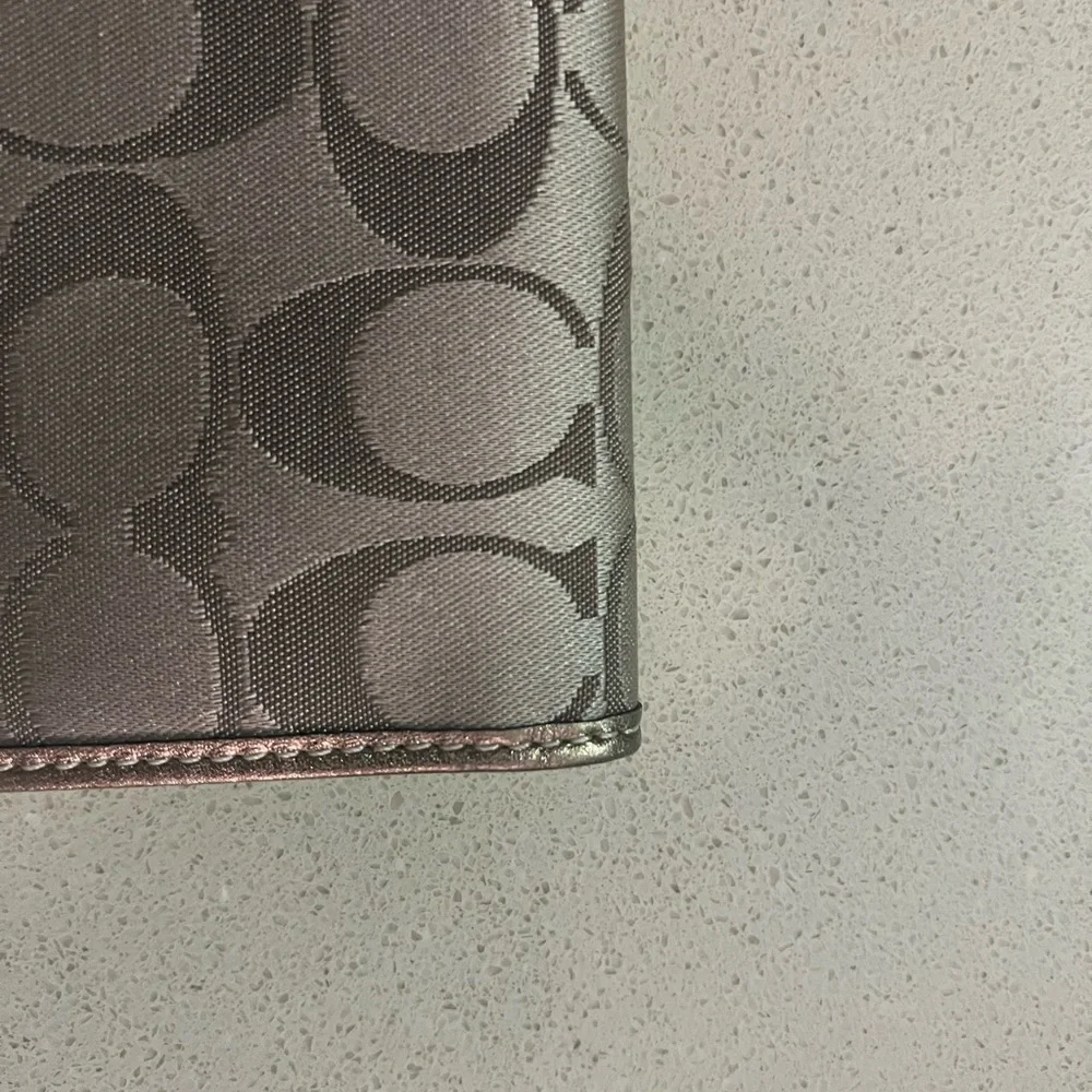 COACH‎ Vintage Monogram Wallet  (Like new condition)